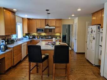 Master Bedroom w/Private Bathroom in Palo Alto - 1600 3