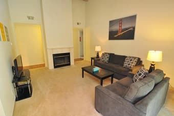 AMAZING BEDROOM IN SPACIOUS APARTMENT 3
