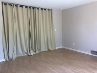 Palo Alto living room w/ private balcony - 12 min bike to campus! 1