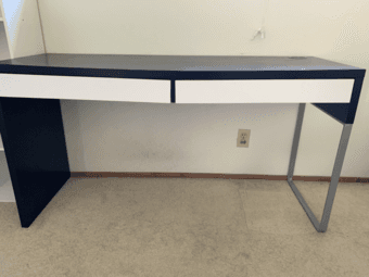 Desk with drawers 2