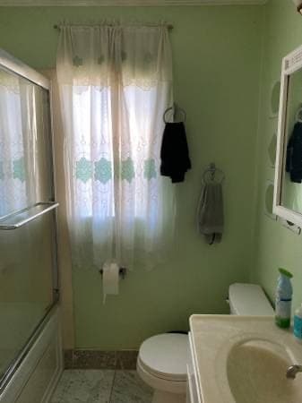 $900 1 bed/shared bath 2