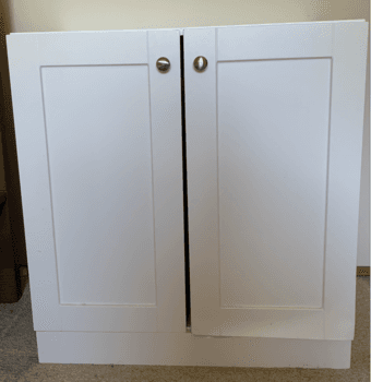 White stand 1