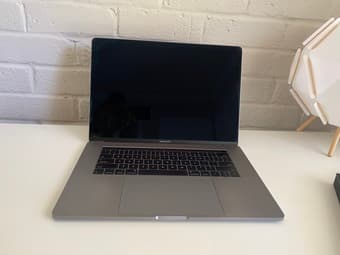 Apple Macbook Pro 2017 15" 16GB RAM, 256GB SSD 1