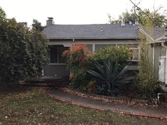 $900 1 bed/shared bath 1
