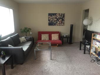Bedroom in a 3Bed/2 Bath Apt in Menlo Park. Flexible move-in 7/1-8/1 3
