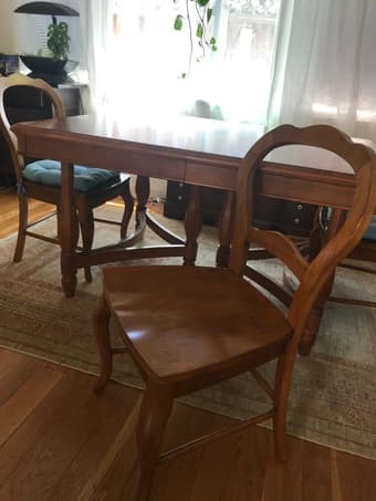 Expandable Dining table with 8 chairs 2