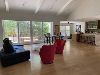 Looking for one right tenant to share the charming home (Palo Alto) 2
