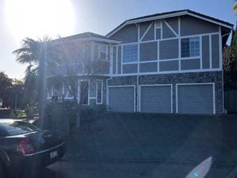 Room for rent in Emerald Hills 2