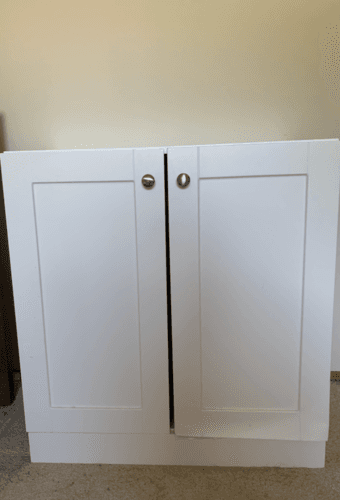 White stand 1