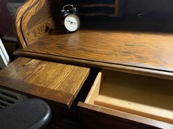 Desk Beautiful hardwood desk 2