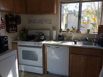 Spacious Room for Rent in Baker Beach 3