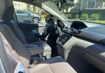 2017 Honda Odyssey EX-L Minivan 4D  / 35k miles - $25,000 2