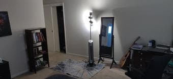 Master bedroom in 4 bdrm/2.5ba house located 1 mile from Stanford 3