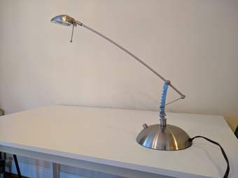 Beautiful classic desk/table lamp - dimmable 1