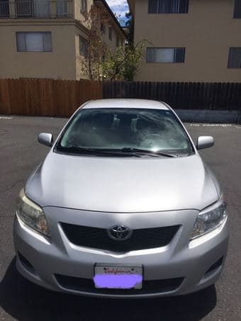 2010 Toyota Corolla,  clean title 1