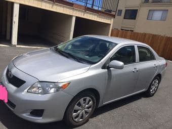 2010 Toyota Corolla,  clean title 2
