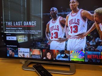 Vizio - Smart TV 32" - Excellent condition $160 Now - New: $300+Tax 1