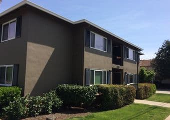 1BR/1BA in a spacious 1100 sqft 2BR/2BA available in Menlo Park 2