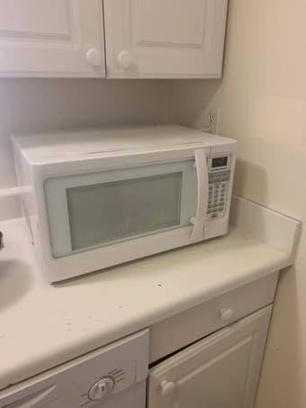 Hamilton Beach Microwave Oven 2