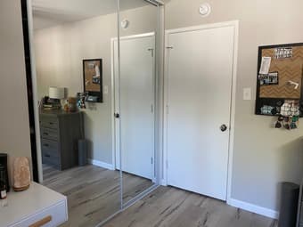Female Roommate Wanted / Room available in Apartment 4