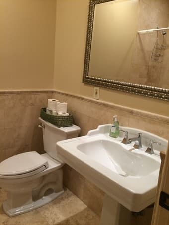 Private Entrance Room/Private Bath 8 min bike f Campus 2
