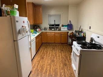 Spacious master bedroom in Menlo Park house (menlo park) 3