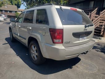 2009 Jeep Grand Cherokee Laredo - Below KBB value! 2