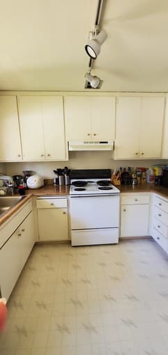 Master Bedroom available in close to downtown Los Altos 1