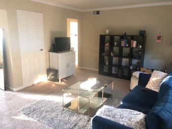 Room for rent in 3bd/2bath. Females only! 2