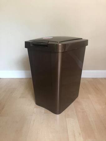 7.5 Gal Trash Can + Many Bags 2