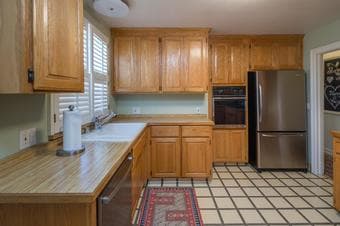 Furnished room for rent in Redwood City 3