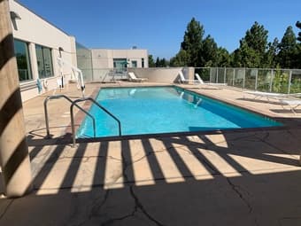 Private Bed/Bath in modern 2B/2BA apt. near Stanford available Sept. 1 2