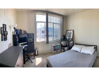 Private Bed/Bath in modern 2B/2BA apt. near Stanford available Sept. 1 3