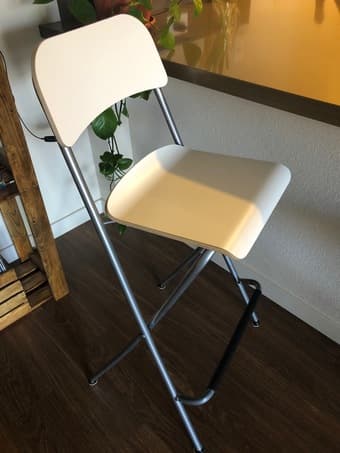 foldable chairs x 2 1