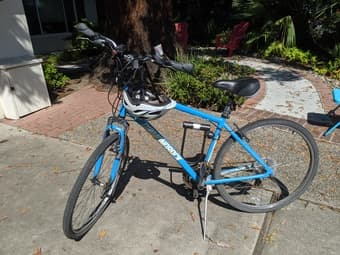 Diamondback commuter bike (Mens)- Great Condition - $350 with U-Lock 1