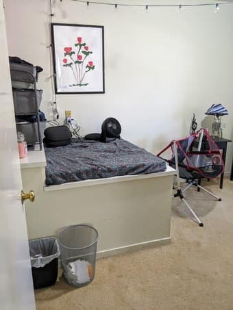 Room with Private Balcony in Great Palo Alto Community 1