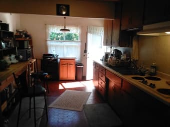 Furnished room in Redwood City close to Woodside Plaza 3