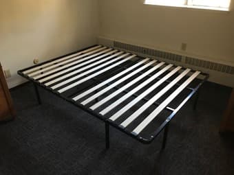 Queen sized Zinus bed frame / mattress foundation 1