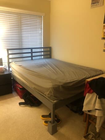Full Bed and Mattress (+ bed risers) 1