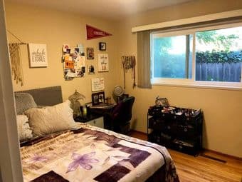 Room for rent in Menlo Park - starting September 7 or flexible 1