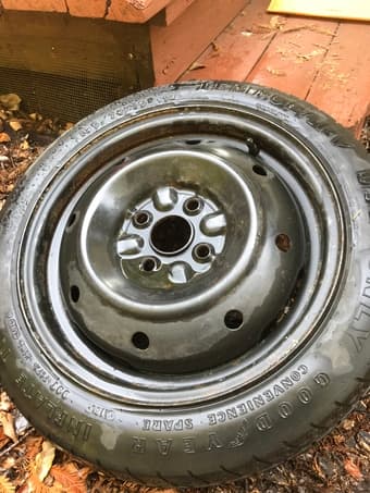 Spare Tire (T135/70d15 99m) 1