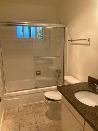Female roommate in 2 bedroom 1 bath apt in Menlo Park $1325 a month 3