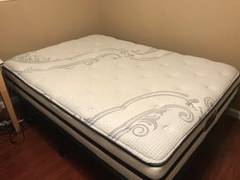 Moving sale: Simmons beautyrest firmmattress  + Zinus bed frame 1