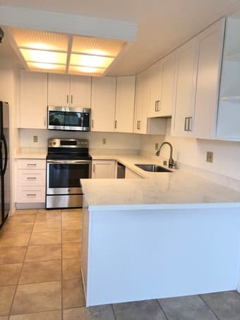 Private Bed + En Suit Bath in 2 bd,2bth condo [Redwood Shores] 1