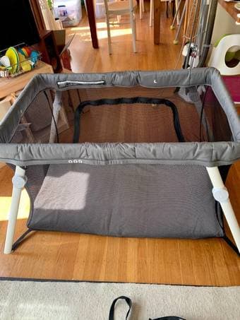 The Lotus Travel Crib- Lightweight Portable Play Yard great for babies 1