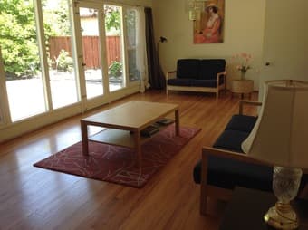 a room is available, Palo Alto 3/2 quiet neighborhood 2