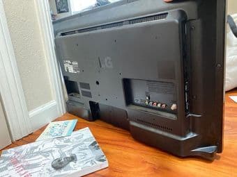 32inch LG LED TV for Sale! 2