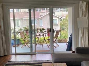 Large (furnished) 1 Bed/1 Bath Available in 2 bd/2 ba in downtown PA 3