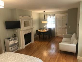 Charming furnished downtown studio downtown palo alto 1
