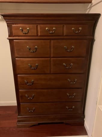 Dresser 1